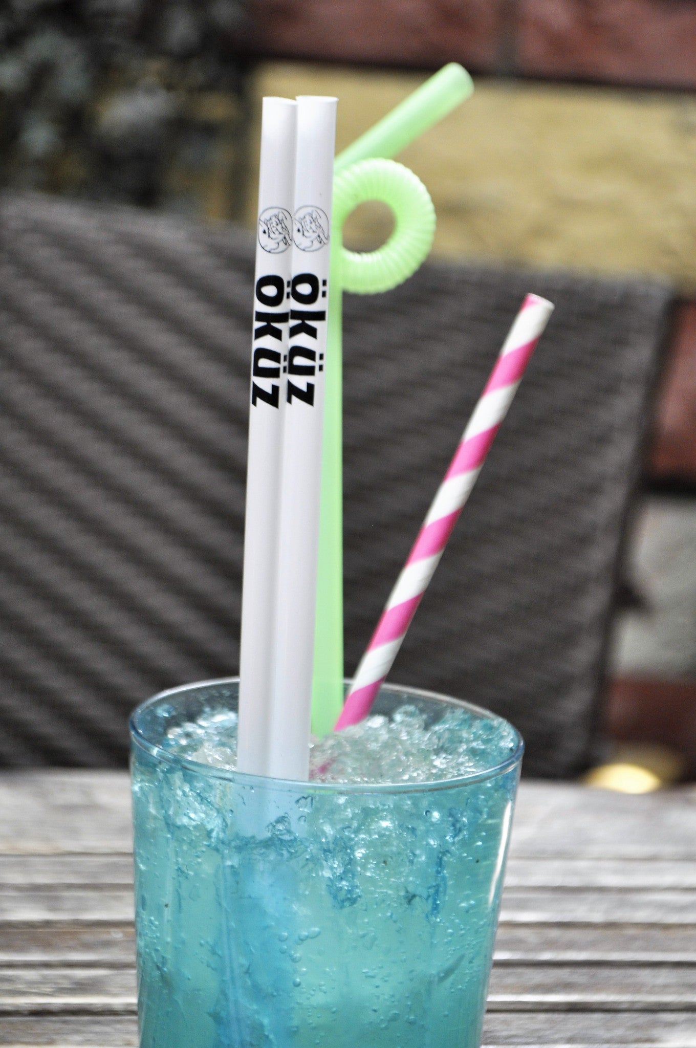 Custom Logo Plastic Straws Wholesale Private Label Plastic Straws